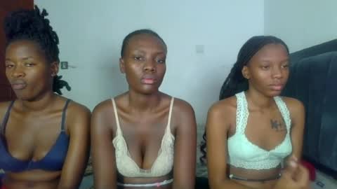 peach_ebonny online show from June 2026 07:02:01 AM