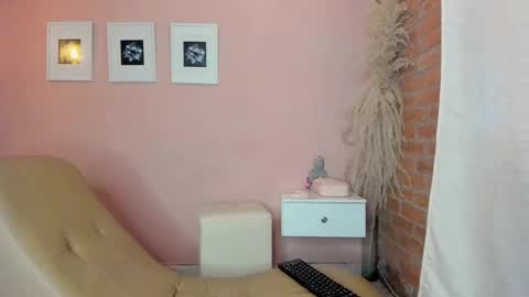 peach tyron online show from January 2025 10:59:01 PM