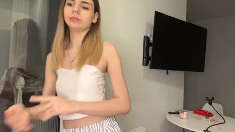 Snapshot of peachy_keens chatting on March 2026 06:30:01 PM Peachy online show from March 2026 06:30:01 PM