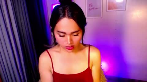 Snapshot of peakaboo_xx chatting on June 2026 07:07:02 PM Angel Creamdensada online show from June 2026 07:07:02 PM