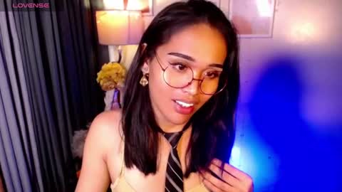 Snapshot of peakaboo_xx chatting on July 2026 07:01:02 PM Angel Creamdensada online show from July 2026 07:01:02 PM