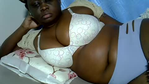 Snapshot of pearl_33 chatting on July 2026 01:08:01 AM Keci online show from July 2026 01:08:01 AM