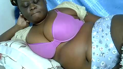 Snapshot of pearl_33 chatting on July 2026 03:18:01 PM Keci online show from July 2026 03:18:01 PM