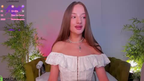 Snapshot of pearl_bloom chatting on June 2026 12:47:01 AM Sex Leah online show from June 2026 12:47:01 AM