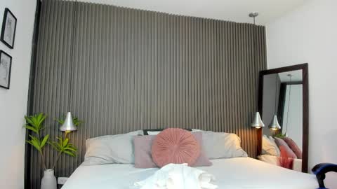 Lizza online show from April 2026 12:02:01 PM