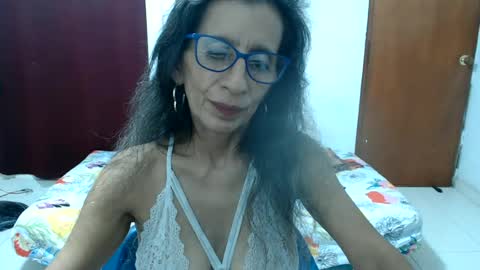 Snapshot of pervert_milf4uu_4 chatting on June 2026 03:48:01 AM luz online show from June 2026 03:48:01 AM