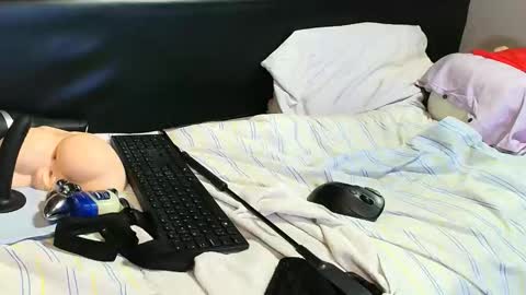 peter196888 online show from May 2026 03:30:01 PM
