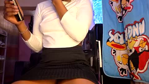 Snapshot of petite_loverr chatting on July 2026 06:10:01 AM Petite loverr online show from July 2026 06:10:01 AM