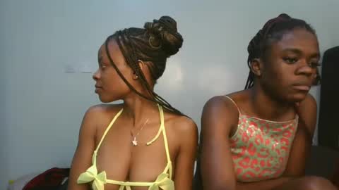 Snapshot of petite_luxe1 chatting on July 2026 06:43:01 PM Luxe online show from July 2026 06:43:01 PM