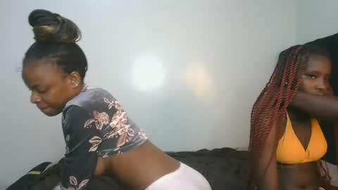 Snapshot of petite_luxe1 chatting on July 2026 07:39:01 PM Luxe online show from July 2026 07:39:01 PM