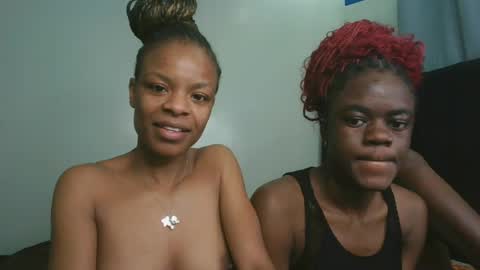 Snapshot of petite_luxe1 chatting on July 2026 02:32:01 AM Luxe online show from July 2026 02:32:01 AM