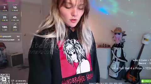 Snapshot of petitebrat chatting on July 2026 12:47:02 AM PiperAvery online show from July 2026 12:47:02 AM