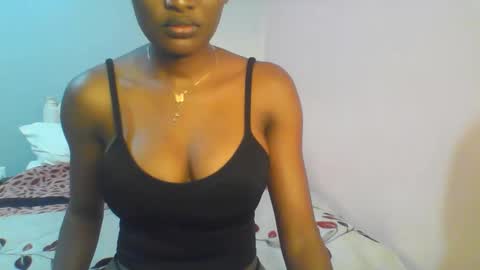 Snapshot of petiteediva chatting on June 2026 02:39:01 PM diva online show from June 2026 02:39:01 PM