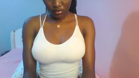 Snapshot of petiteediva chatting on July 2026 02:37:01 AM diva online show from July 2026 02:37:01 AM