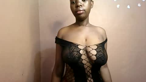 Snapshot of petitemomma76379 chatting on July 2026 05:47:02 AM sexy chocolate online show from July 2026 05:47:02 AM