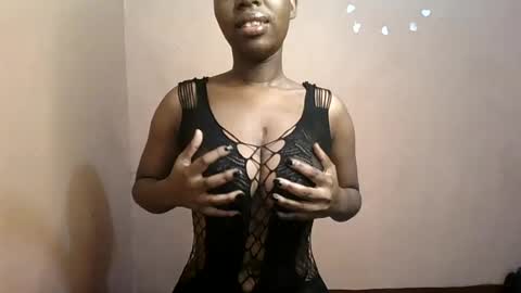 Snapshot of petitemomma76379 chatting on July 2026 06:49:01 AM sexy chocolate online show from July 2026 06:49:01 AM