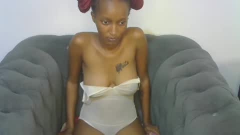 petitpearl online show from February 2025 03:40:01 PM