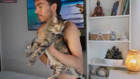 Snapshot of pettercat chatting on November 2025 07:37:01 PM Pettercat online show from November 2025 07:37:01 PM