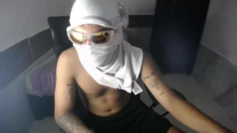 petty_boy777 online show from April 2026 06:57:02 PM