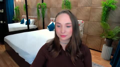 Emelie online show from April 2026 04:26:01 PM