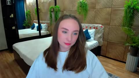 Snapshot of pieceofinspiration chatting on April 2026 10:18:01 AM Emelie online show from April 2026 10:18:01 AM