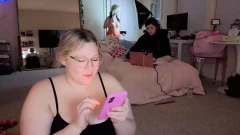 Piggy Rose online show from April 2026 03:05:01 AM