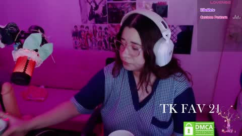 Snapshot of pink_girl0n chatting on June 2026 04:47:01 AM Kitty online show from June 2026 04:47:01 AM