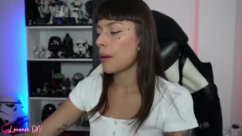 Emily online show from December 2025 07:18:01 PM