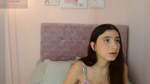 Perla online show from April 2026 02:25:02 PM