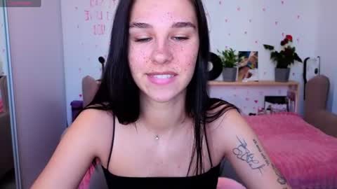 Snapshot of pixie_molly chatting on July 2026 02:29:02 AM Molly online show from July 2026 02:29:02 AM