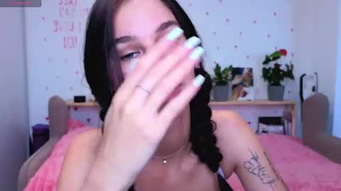 Snapshot of pixie_molly chatting on July 2026 07:24:02 AM Molly online show from July 2026 07:24:02 AM