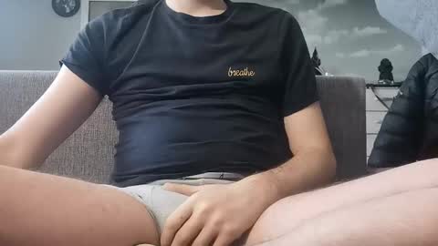 Snapshot of pladplad chatting on December 2024 08:31:02 AM PLADPLAS online show from December 2024 08:31:02 AM