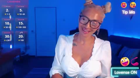 Victoria online show from September 2025 09:03:02 PM