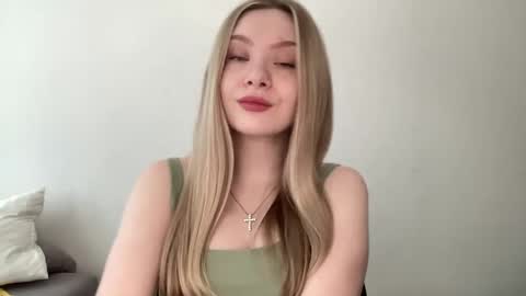 polishangel222 online show from June 2026 01:06:02 PM