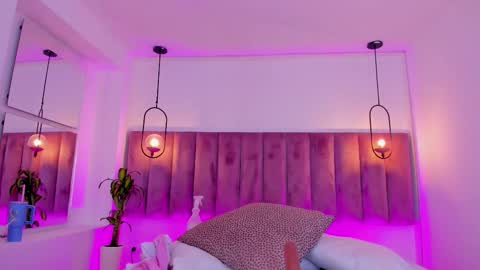 POLLY online show from March 2026 10:20:01 AM