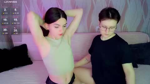 Ana and Tati online show from December 2025 09:20:01 PM