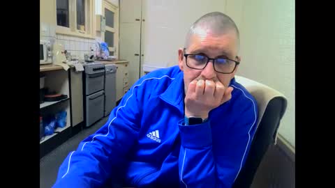 poshman65 online show from April 2026 08:42:02 PM