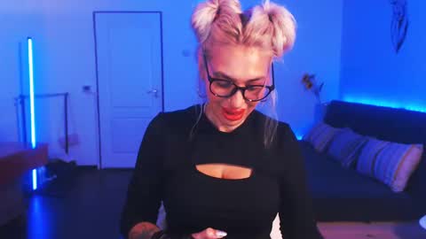 Victoria online show from December 2024 09:11:02 PM