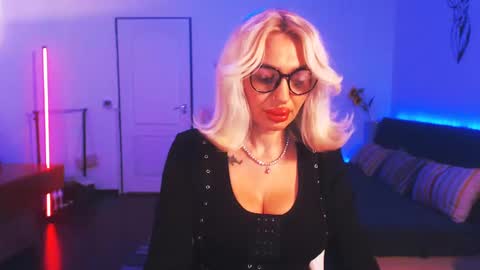 Victoria online show from December 2024 09:50:02 PM