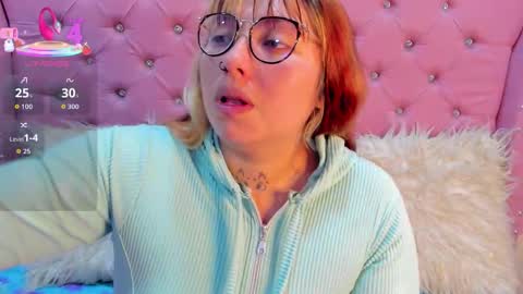 Pretti Violet online show from November 2025 09:03:01 AM