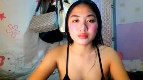 pretty_am online show from November 2025 05:13:02 PM