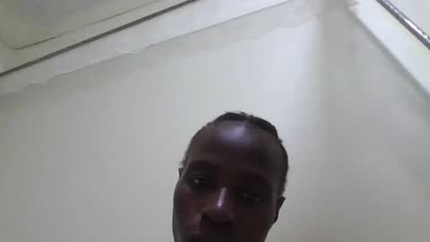 Snapshot of pretty_betty_ chatting on February 2025 06:37:01 PM pretty_betty_ online show from February 2025 06:37:01 PM