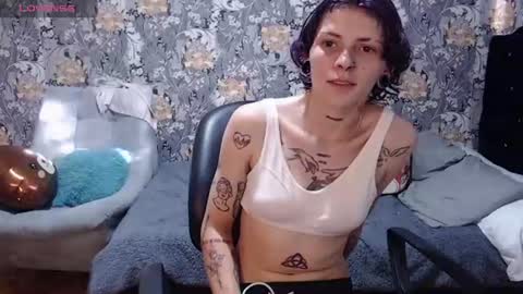 pretty_cristal22 online show from June 2026 09:52:01 PM