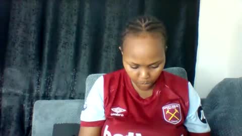 pretty_dee1 online show from May 2026 06:57:02 PM
