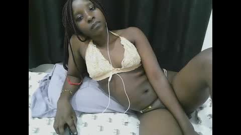 pretty online show from May 2026 01:02:04 AM