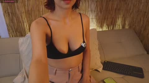 pretty_goddess online show from May 2026 07:54:02 PM