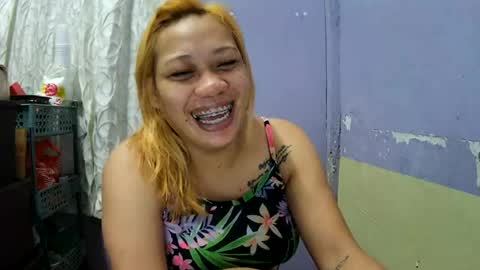 Snapshot of pretty_lyn08 chatting on June 2026 10:42:01 AM pretty_lyn08 online show from June 2026 10:42:01 AM