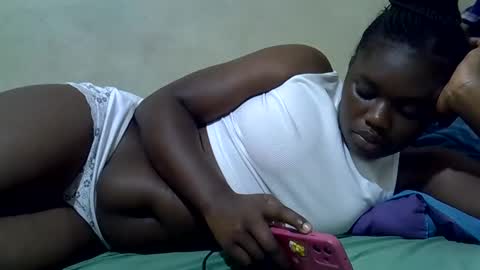 pretty_melan online show from April 2026 06:33:01 AM