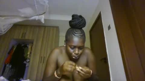 prettydulce online show from July 2026 01:27:01 PM