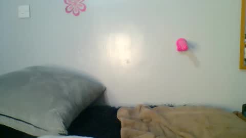 Snapshot of prettyela chatting on June 2026 12:07:02 PM PrettyEla online show from June 2026 12:07:02 PM